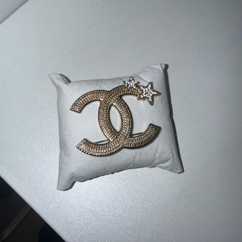 Chanel Strass Star Brooch - Picture 5 of 6